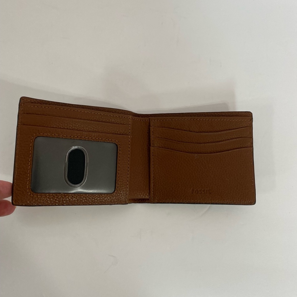 Fossil Leather New Wallet - Picture 3 of 6